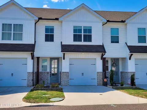 435 Harper Village Way, Lenoir City, TN 37771