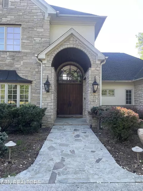 10201 Thimble Flds, Knoxville, TN 37922