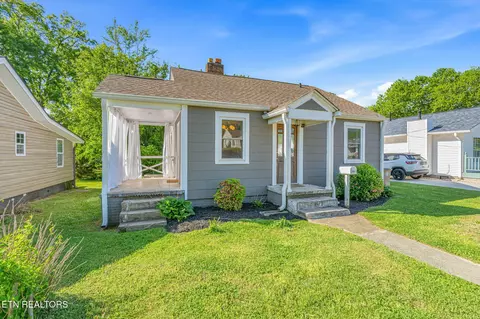 822 Radford Pl, Knoxville, TN 37917