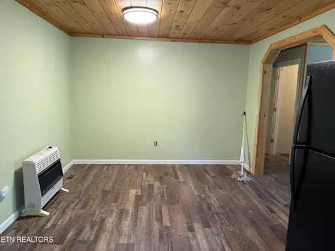 Living - 318 Lee Rd, Lancing, TN 37770 photo 3 of 3
