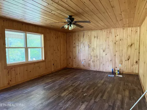 Living - 318 Lee Rd, Lancing, TN 37770 photo 1 of 3