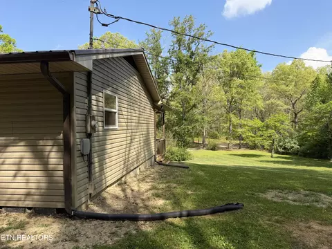 Exterior - 318 Lee Rd, Lancing, TN 37770 photo 4 of 9