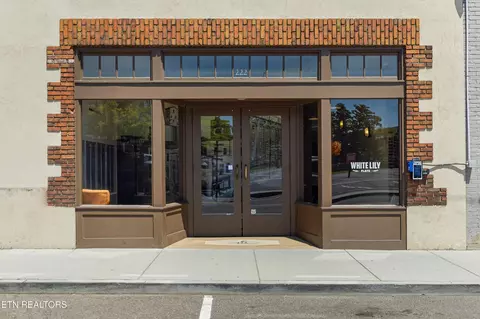 222 N Central St #106, Knoxville, TN 37917