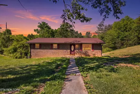 209 White Oak Ln, Heiskell, TN 37754