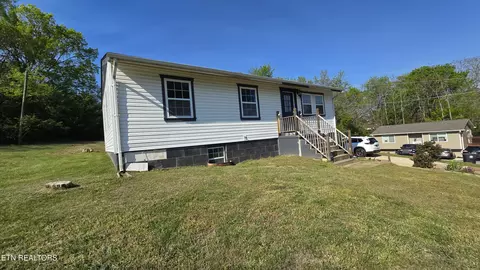 208 Riggs St, Athens, TN 37303