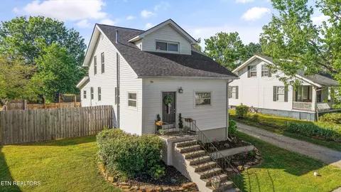266 W Lincoln Rd, Alcoa, TN 37701