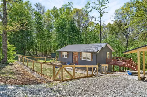 106 Windcrest Dr, Jamestown, TN 38556