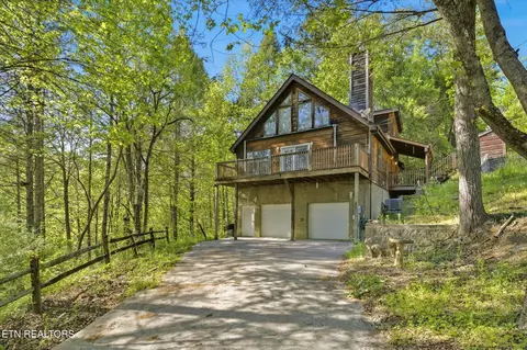 803 Kerrys View Way, Pigeon Forge, TN 37863