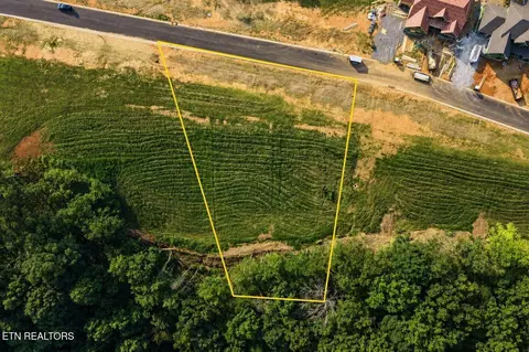 145 Canopy Trail Ln, Loudon, TN 37774