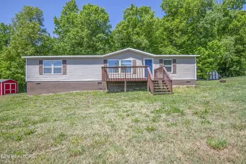 629 Yarnell Rd, Clinton, TN 37716