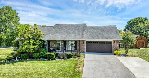 832 Misty View Dr, Maryville, TN 37804