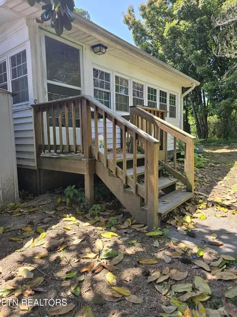 205 E Tennessee Ave, Oak Ridge, TN 37830