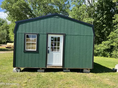 114 E C Noe Rd, Oliver Springs, TN 37840