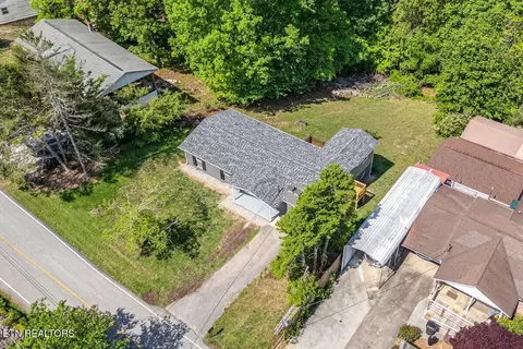 513 W Ridgecrest Dr, Kingston, TN 37763