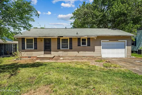 310 Defoe Cir, Maryville, TN 37804