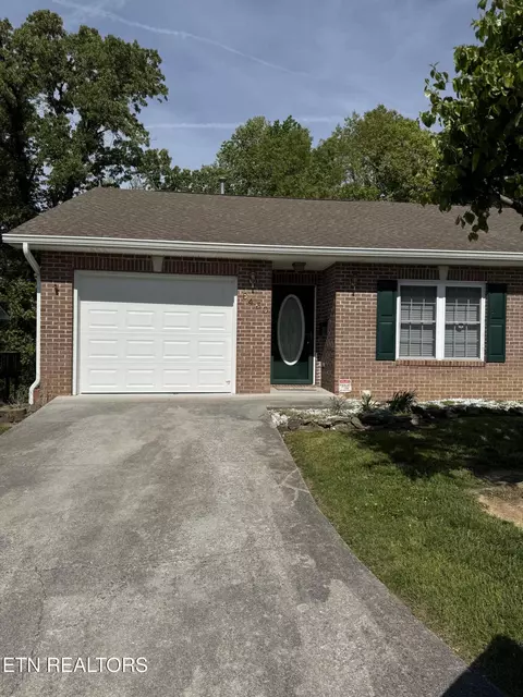 6430 Bakersfield Way, Knoxville, TN 37918
