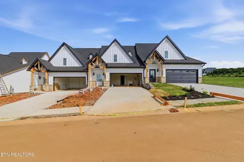 1806 Poplar Spgs Pl, Maryville, TN 37803