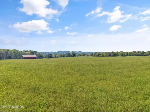 880 890 Fairview Rd, Tellico Plains, TN 37385