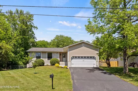 10125 Oak Creek Ln, Knoxville, TN 37932