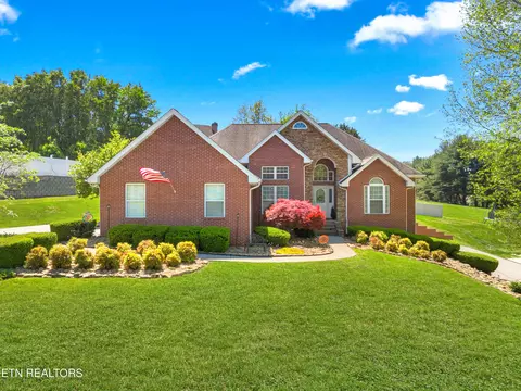 3340 Spring Creek Dr, Morristown, TN 37814