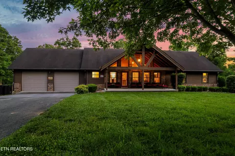 2744 Dayne Dr, Sevierville, TN 37876