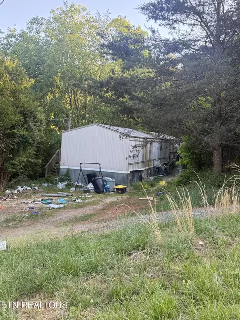 245 Allison Dr, Harriman, TN 37748