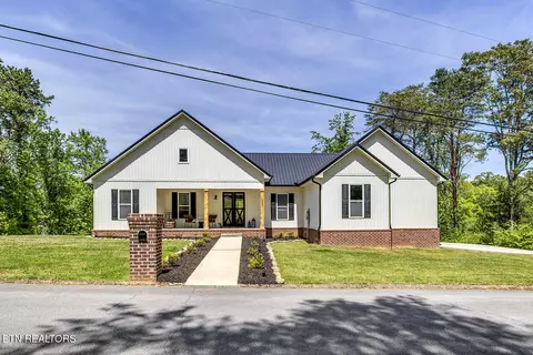 1056 Chula Vista Dr, Friendsville, TN 37737