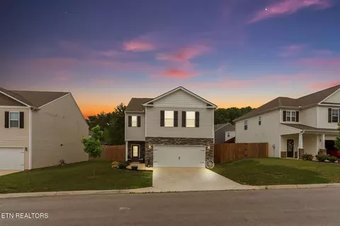 2922 Red Flame Rd, Knoxville, TN 37921