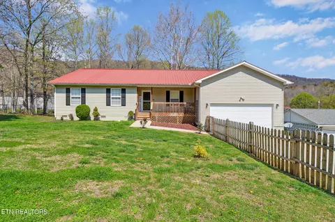 318 Lee Vlg, Harriman, TN 37748