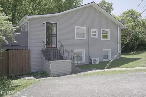 637 W Outer Dr, Oak Ridge, TN 37830