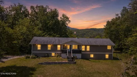 161 Mountain View Dr, Rocky Top, TN 37769