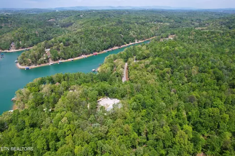 Cove Point Rd, La Follette, TN 37766
