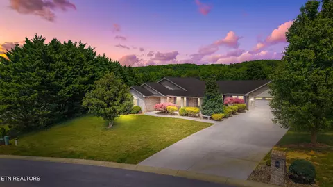 1018 Southwind Cir, Dandridge, TN 37725