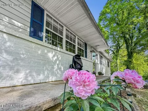 1465 Johnathan Dr, Louisville, TN 37777