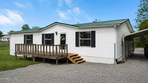 115 Queener St, Jacksboro, TN 37757