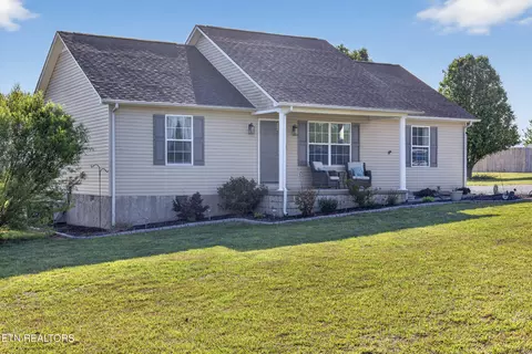 15501 Old Kentucky Rd, Walling, TN 38587