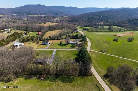 668 Webbs Camp Rd, Walling, TN 38587 photo 5