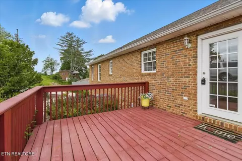 Exterior - 262 Cresent St, Harrogate, TN 37752 photo 7 of 8