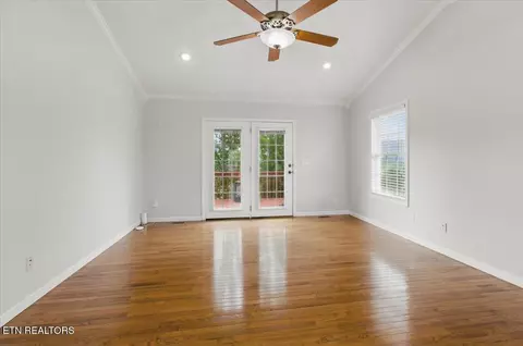 Living - 262 Cresent St, Harrogate, TN 37752 photo 2 of 3