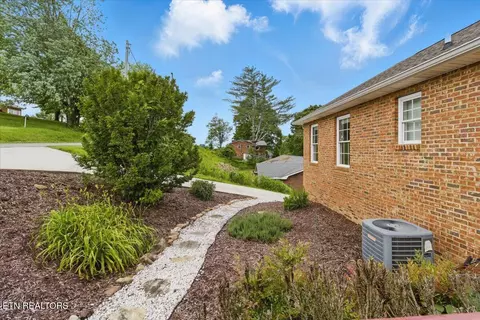 Exterior - 262 Cresent St, Harrogate, TN 37752 photo 8 of 8