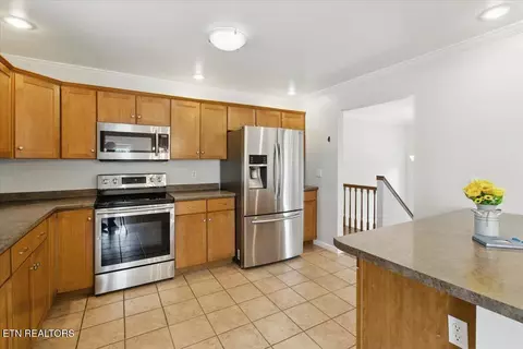 Kitchen - 262 Cresent St, Harrogate, TN 37752 photo 3 of 4