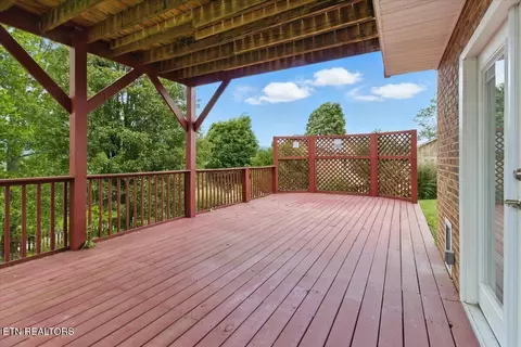 Exterior - 262 Cresent St, Harrogate, TN 37752 photo 4 of 8