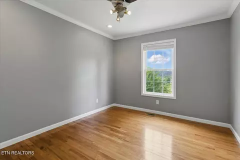 Bedroom - 262 Cresent St, Harrogate, TN 37752 photo 3 of 3
