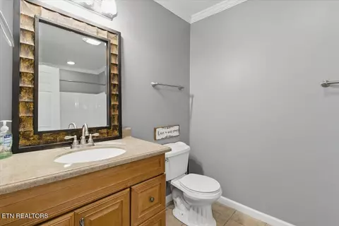 Bath - 262 Cresent St, Harrogate, TN 37752 photo 1 of 4
