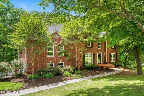 10708 Wood Oak Ct, Knoxville, TN 37922