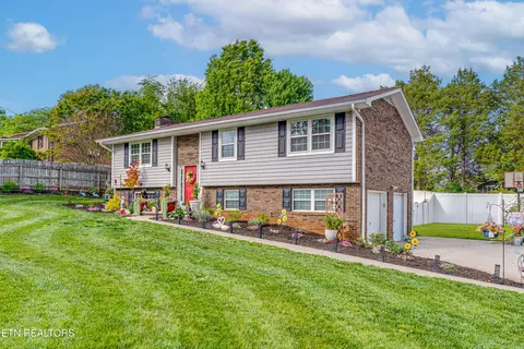 7808 Hallsdale Rd, Knoxville, TN 37938