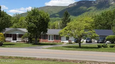 3217 Doctor Thomas Walker Rd, Ewing, VA 24248