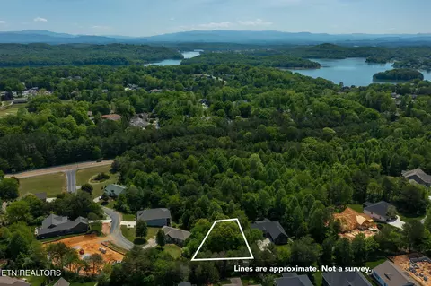 110 Amohi Way, Loudon, TN 37774