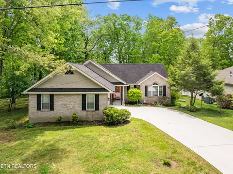 180 Cromwell Ln, Crossville, TN 38558
