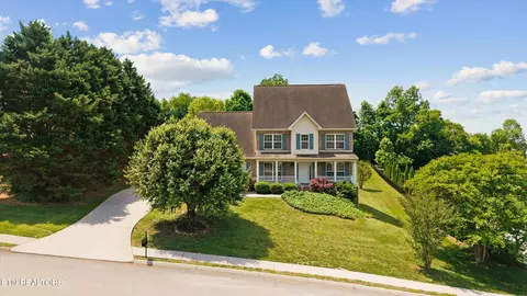 1117 Amber Glades Ln, Knoxville, TN 37922